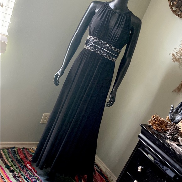 R&M Richards Dresses & Skirts - R&M Richards Black Sleeveless Halter Gown Dress
